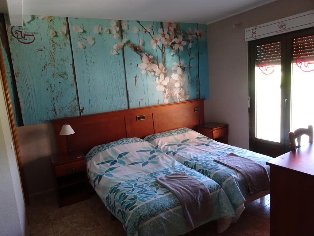 Hostal Gonzalez Guadarrama Exterior photo