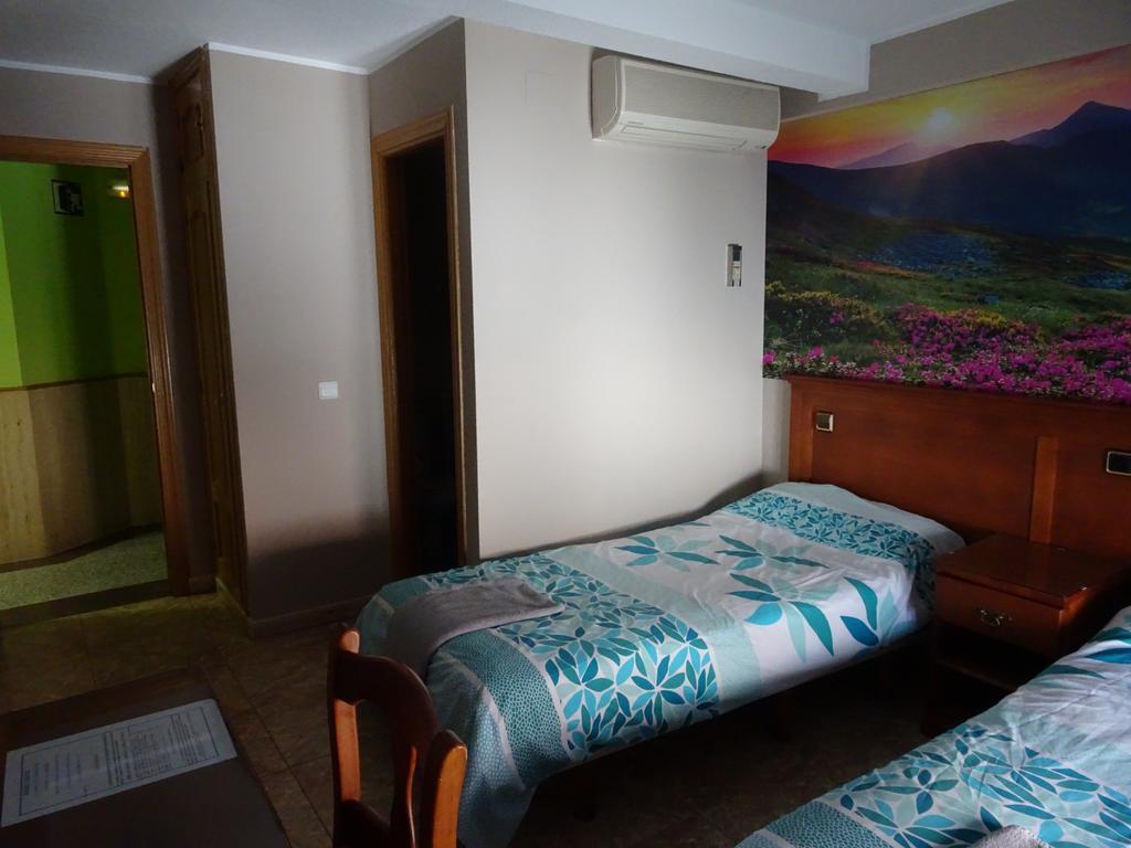Hostal Gonzalez Guadarrama Exterior photo