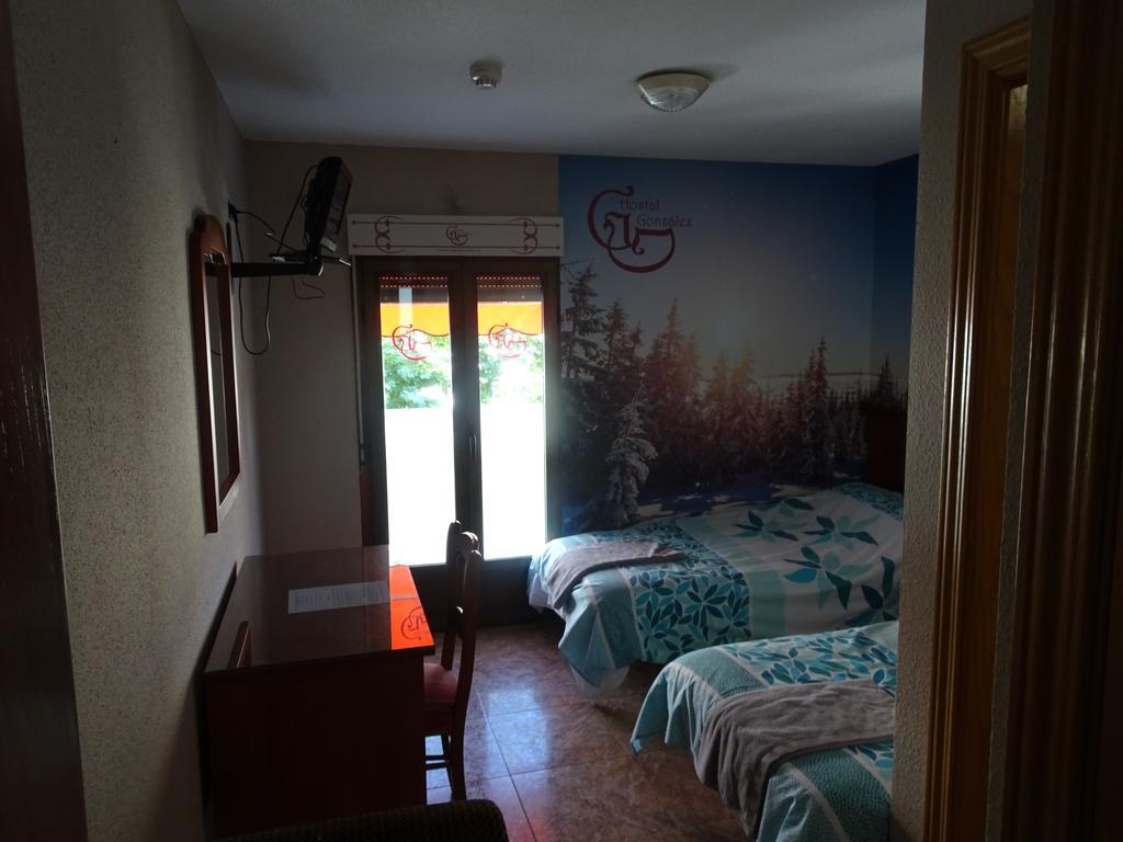 Hostal Gonzalez Guadarrama Exterior photo