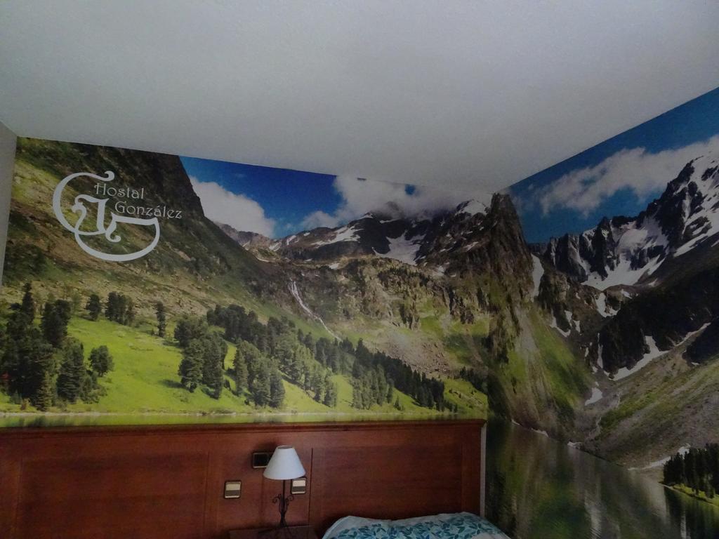 Hostal Gonzalez Guadarrama Exterior photo